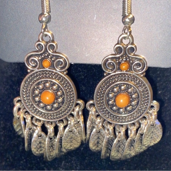 ✨Fabuolus Tribal Feathered Brown Earrings! - Picture 1 of 2